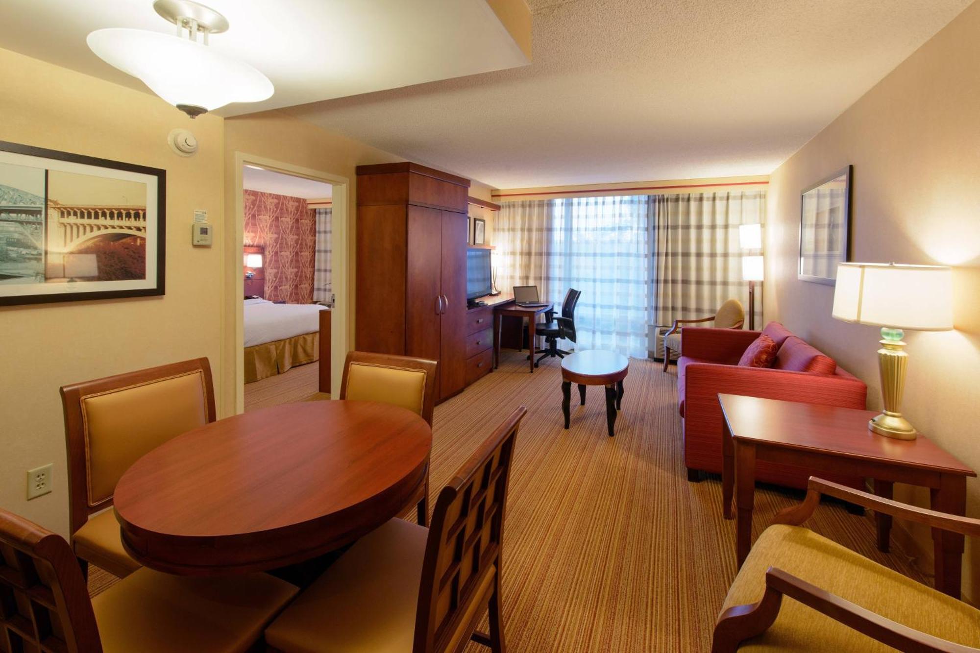 Courtyard By Marriott Canton North Canton Exterior foto