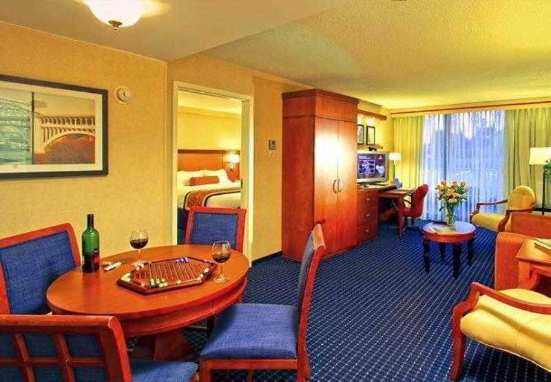 Courtyard By Marriott Canton North Canton Exterior foto